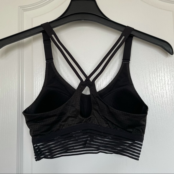 ⚡️ Victoria’s Secret Sports Bra - Picture 2 of 4